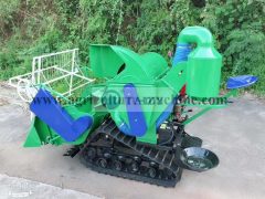 آلة حصاد مجمعة صغيرة