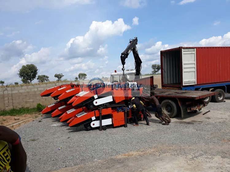 Corn Maize Harvester Machine 20 1 Row Corn Harvester Delivery Site