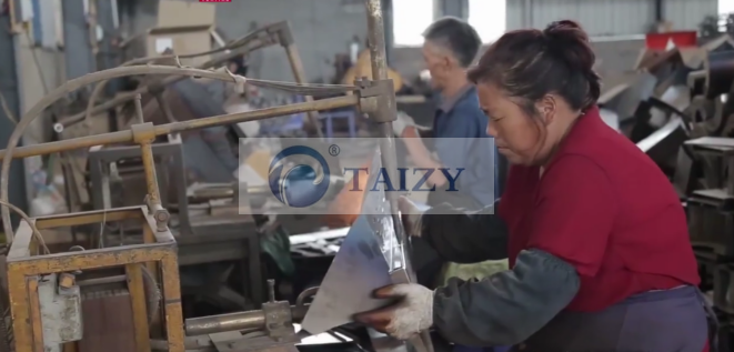 Why Are We Professional In Chaff Cutter Machine? 4 Chaff Cutter Machine Factory