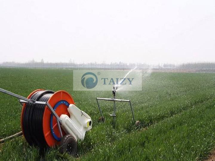 Máquina de riego por aspersión | Sistema de riego | Irrigador