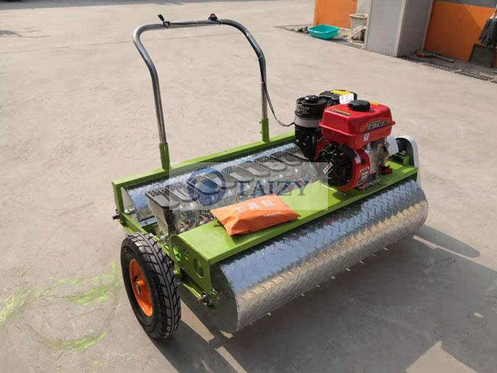 Gasoline self-propelled vegetable six-row planter