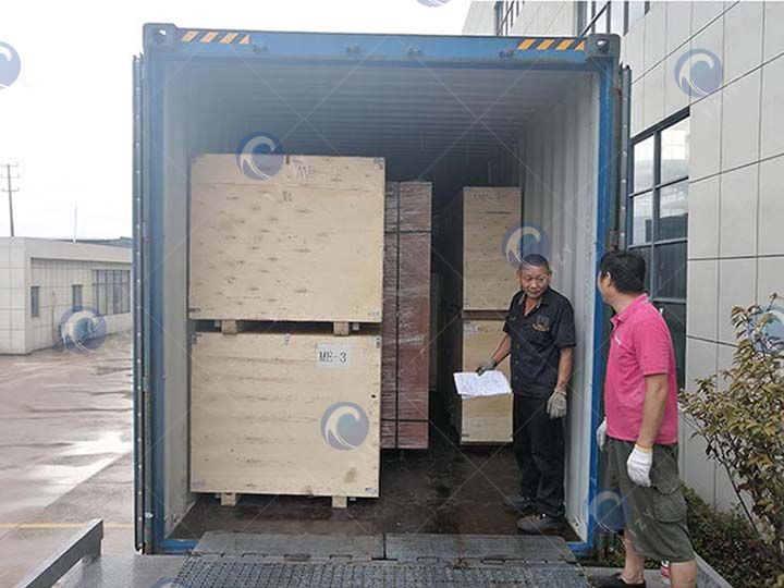 Cargando equipo de recolección de maní