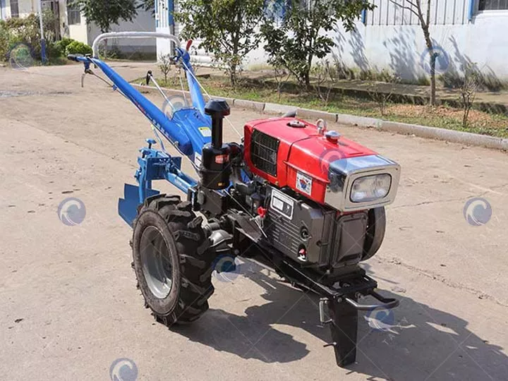 Walking type tractor