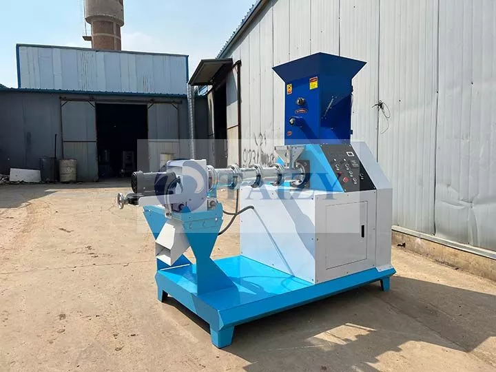 fish feed making machine.