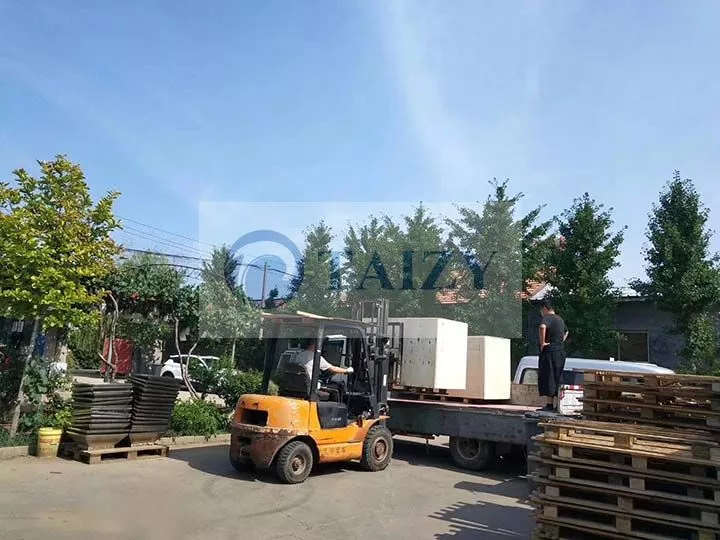 laoding of the vegetable seeder machine 