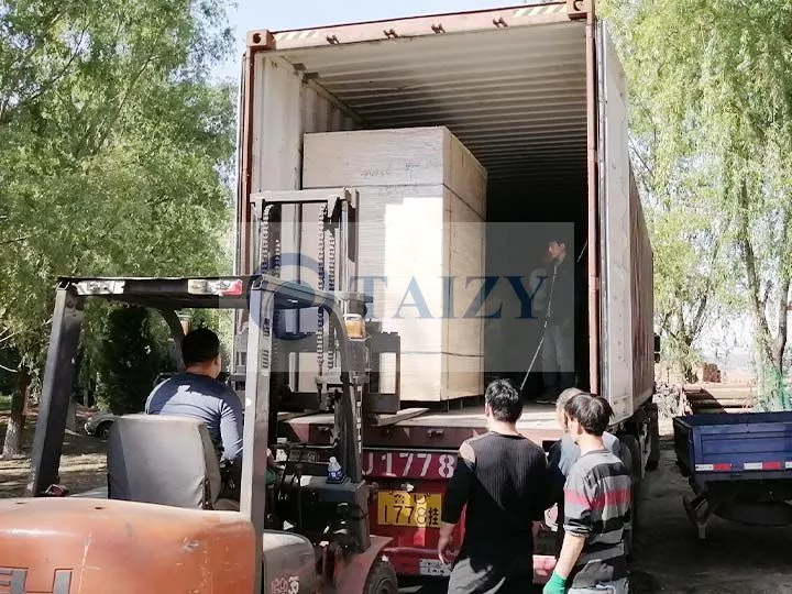 loading of the  large output corn sheller