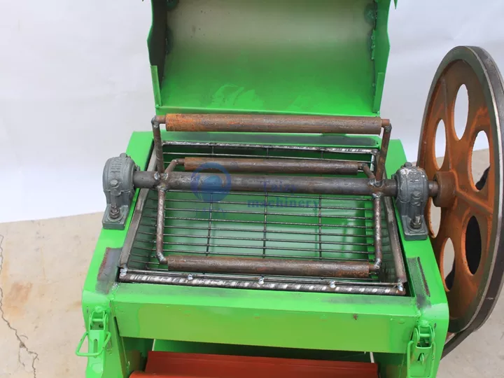 Cấu trúc bên trong máy bóc vỏ đậu phộng