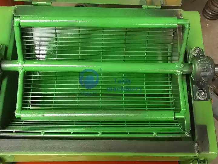 chi tiết bên trong máy bóc vỏ đậu phộng