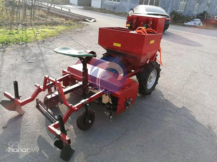 potato planting machine
