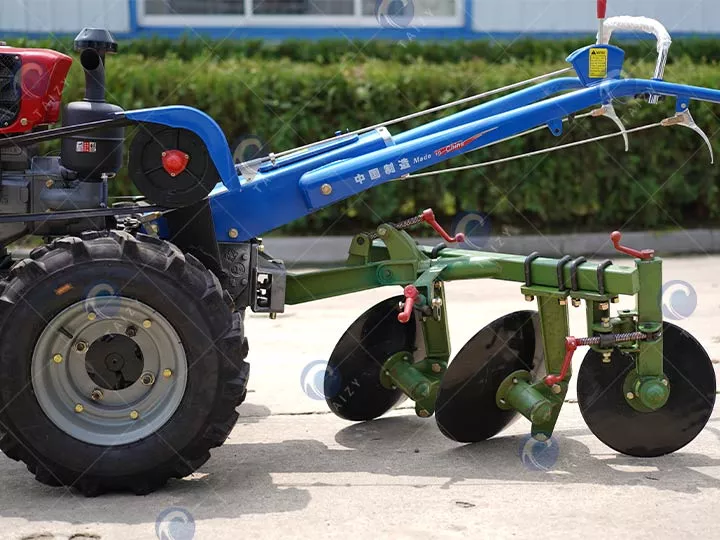 Los tractores de operador a pie Taizy están en oferta 4 Caminar detrás del tractor con arado