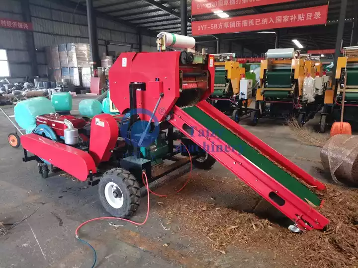 Machine d'enveloppement de faucheur d'ensilage mobile