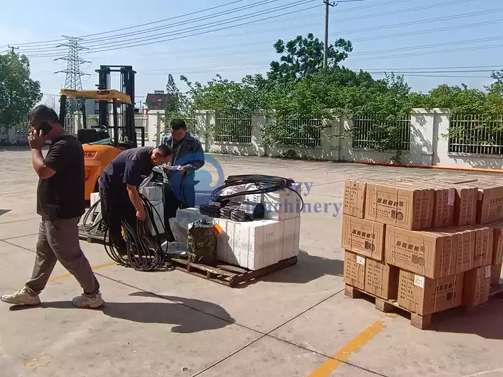 Chargement des machines à riz blanc