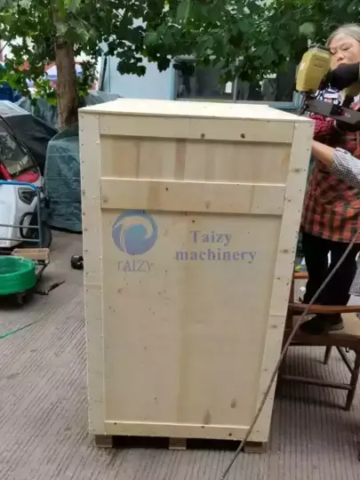 Chi tiết đóng gói máy trong hộp gỗ