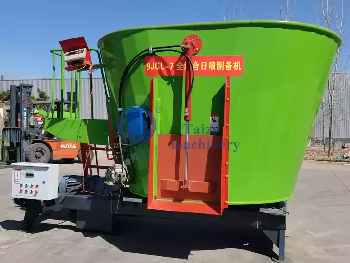 máquina de mezclado de ensilaje