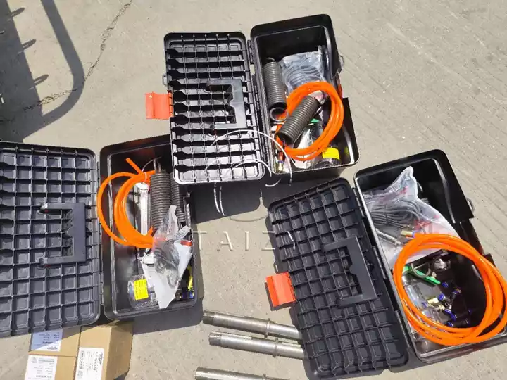 three sets of auxiliary toolkits