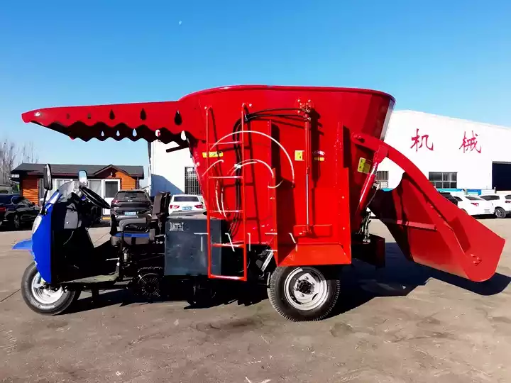 forage mixing spreader machine