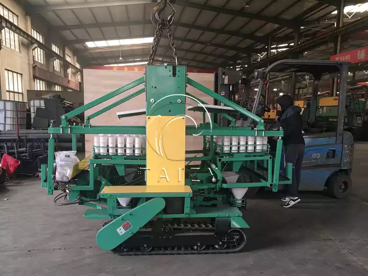 crawler self-propelled transplanter factory